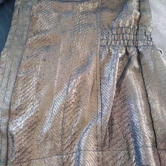 Chico's Eleesa Embossed Shine Copper/Bronze Opalescence  Semi Fitted Top 2 M - Picture 12 of 14